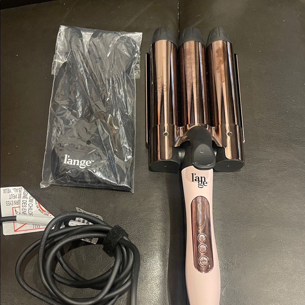 Lange Triple Barrel Curling Iron in Rose Gold and Blush